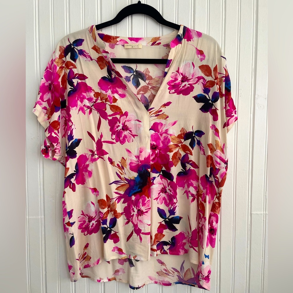 Women’s Lovestitch Floral Top Size M